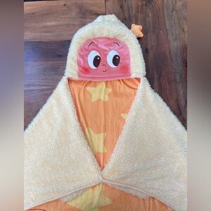 Rare Pop Mart Twinkle Twinkle Hooded Blanket